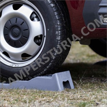 calzos-level-up-fiamma-campersturia